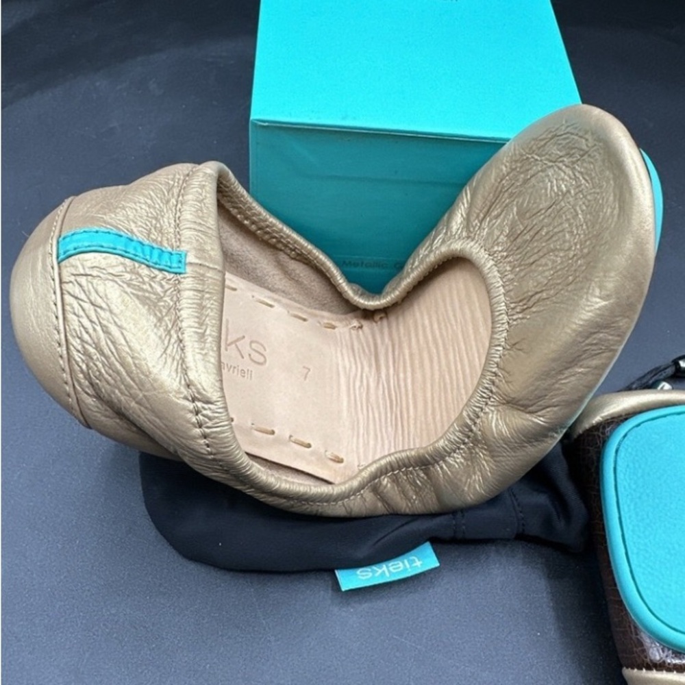 TIEKS Sz 7 New Metallic Gold & Box Ballet Flats